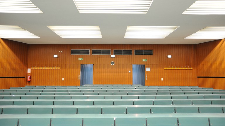 Hörsaal16_3743x2105.jpg